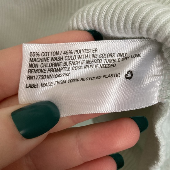 Crewneck sweater.  A2 - Picture 9 of 10